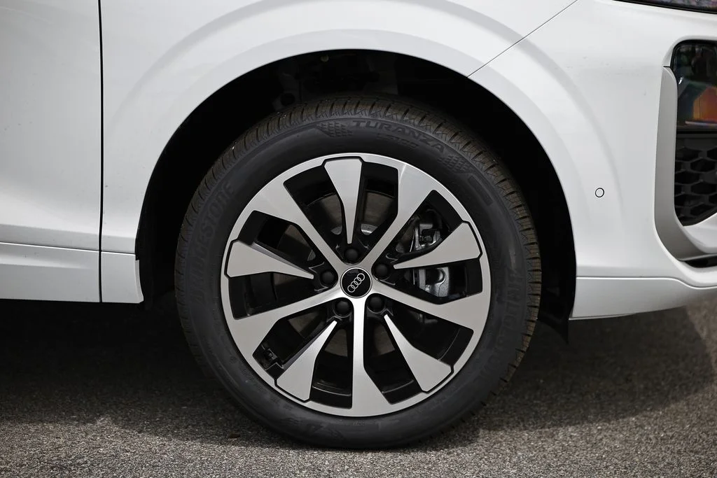 New 2026 Glacier White Metallic Audi S line image 5