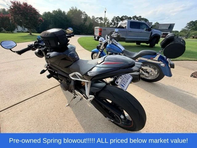 Used 2018 Black Triumph motorcycle image 7