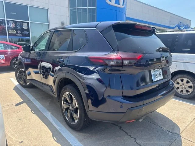 Used 2025 Blue Nissan SV image 4