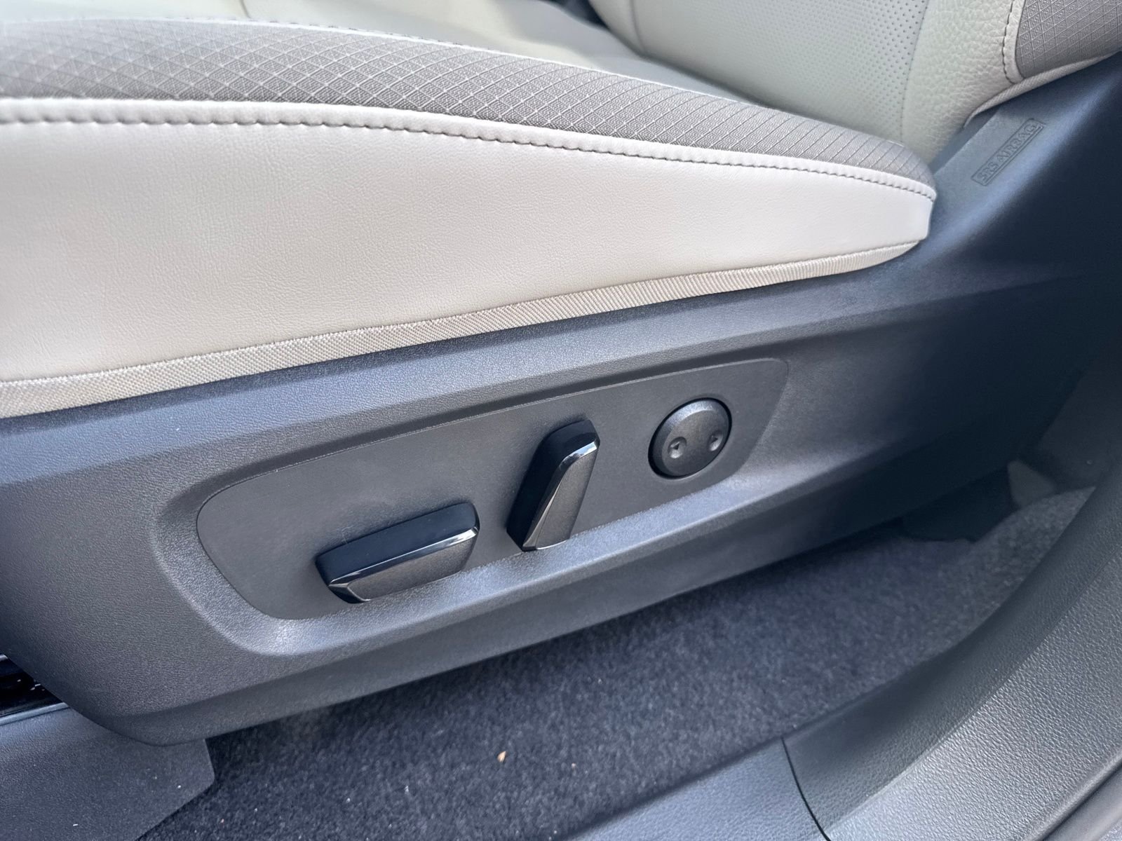 New 2026 Nissan Pathfinder SL 4D Sport Utility