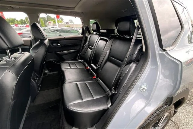 Used 2023 Gray Nissan SL image 19