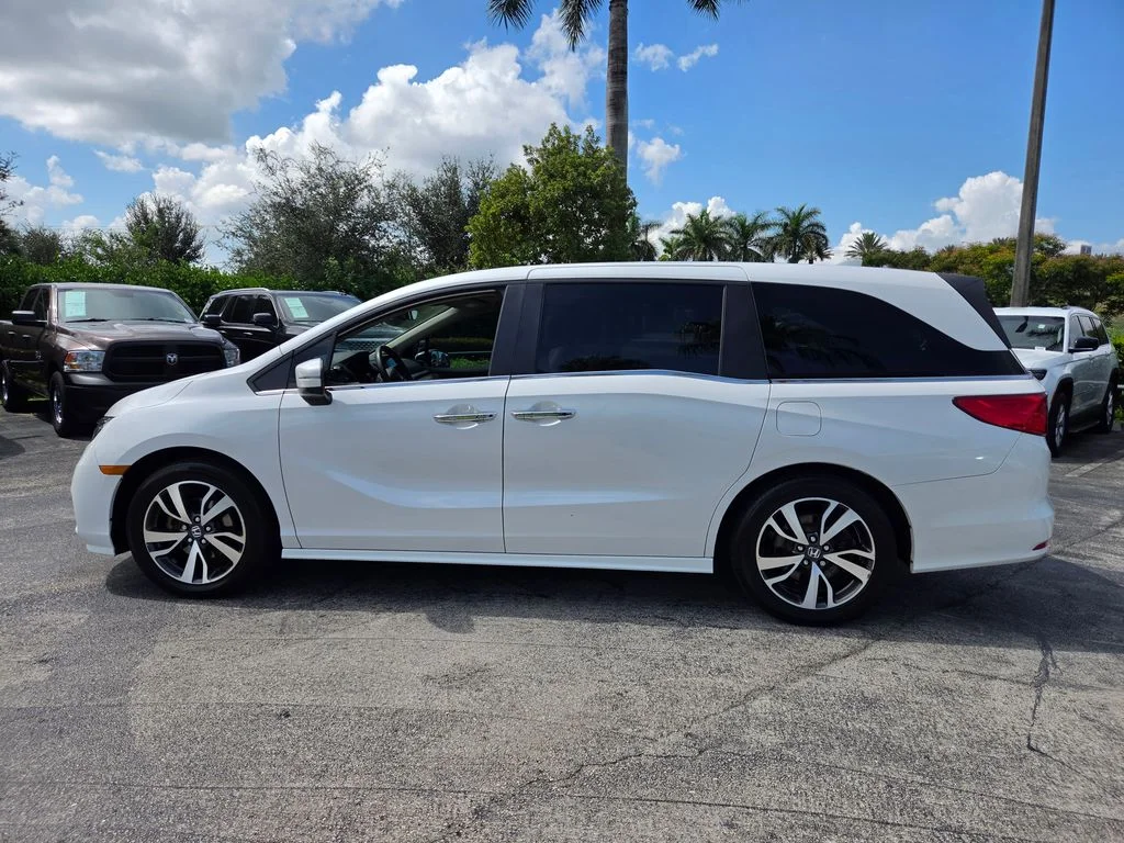 Used 2024 White Honda Touring image 17