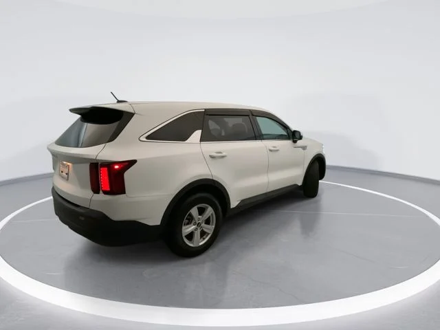 Used 2023 White Kia LX image 4
