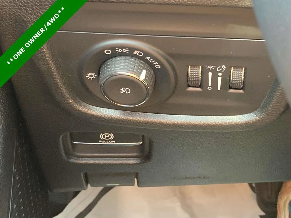 Used 2023 Black Jeep Limited image 25