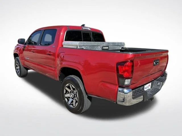 Used 2023 Red Toyota SR5 image 5