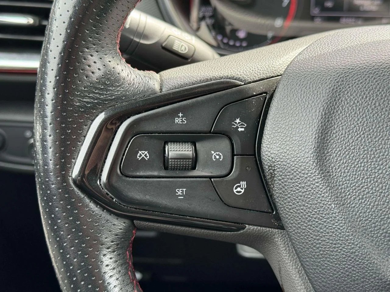 Used 2022 Satin Steel Metallic Chevrolet FWD RS image 25