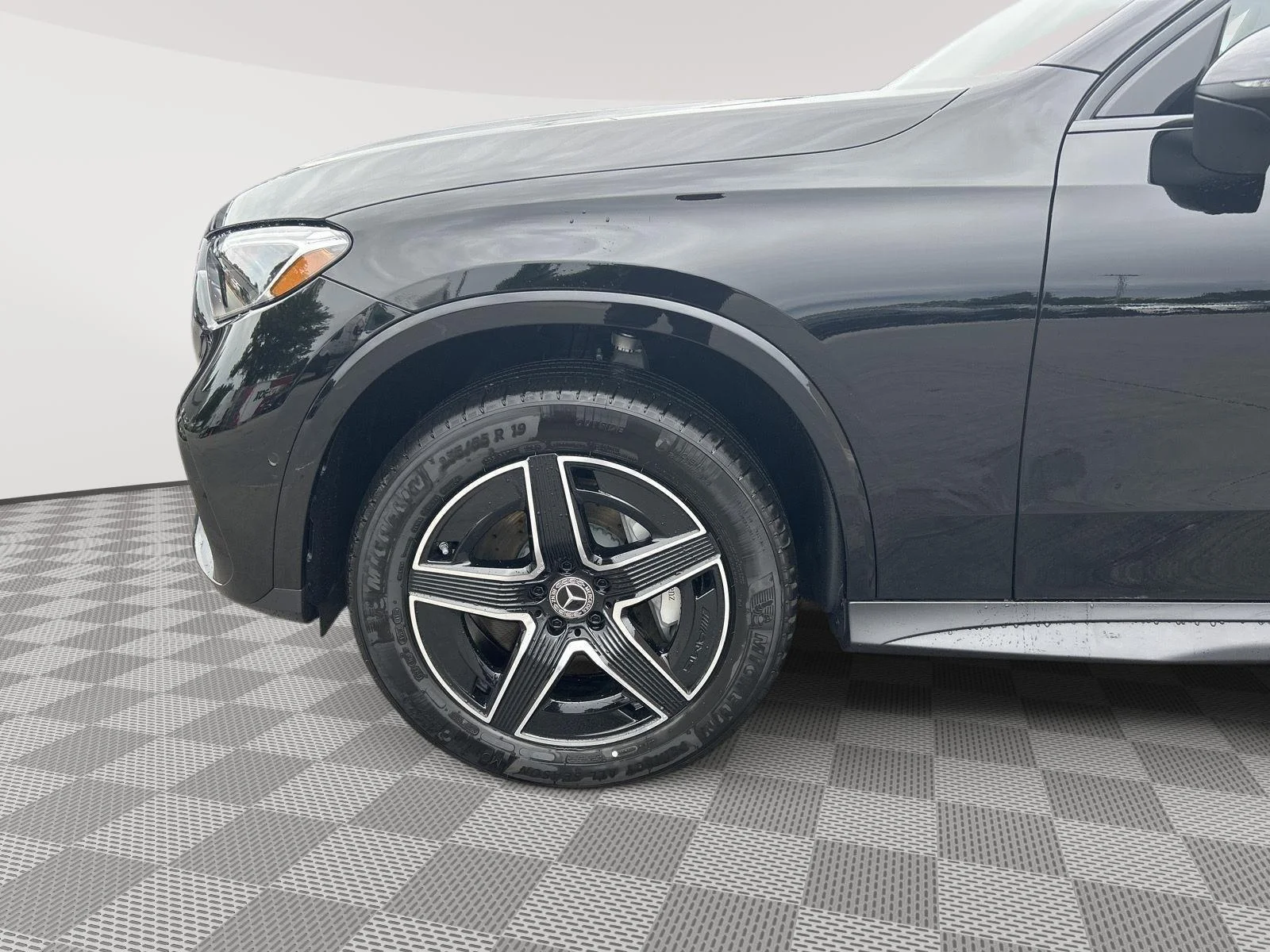 New 2026 Black Mercedes-Benz GLC 300 image 9