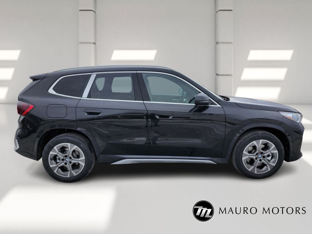 Used 2026 Black BMW xDrive28i image 2
