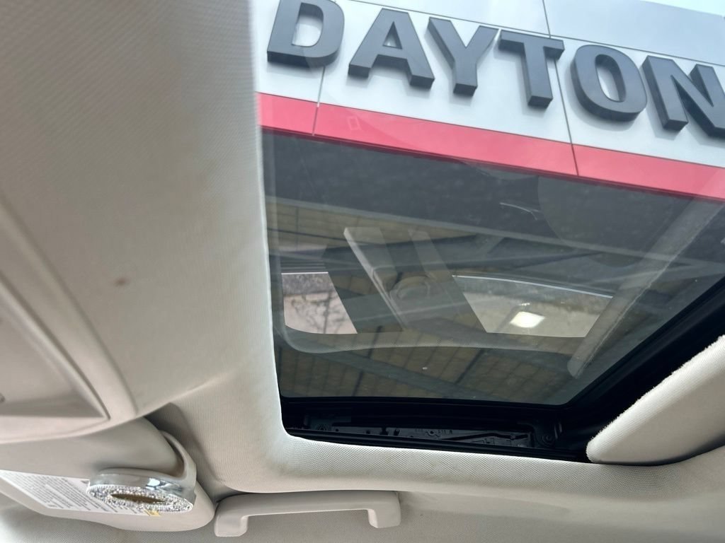 Used 2015 White Platinum Clearcoat Metallic Ford Titanium image 11