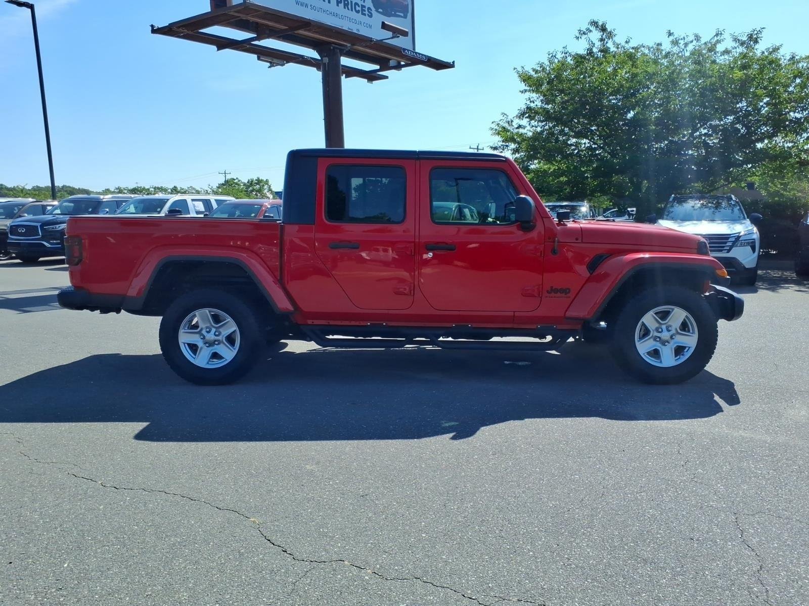 Used 2023 Firecracker Red Clearcoat Jeep Sport S image 10