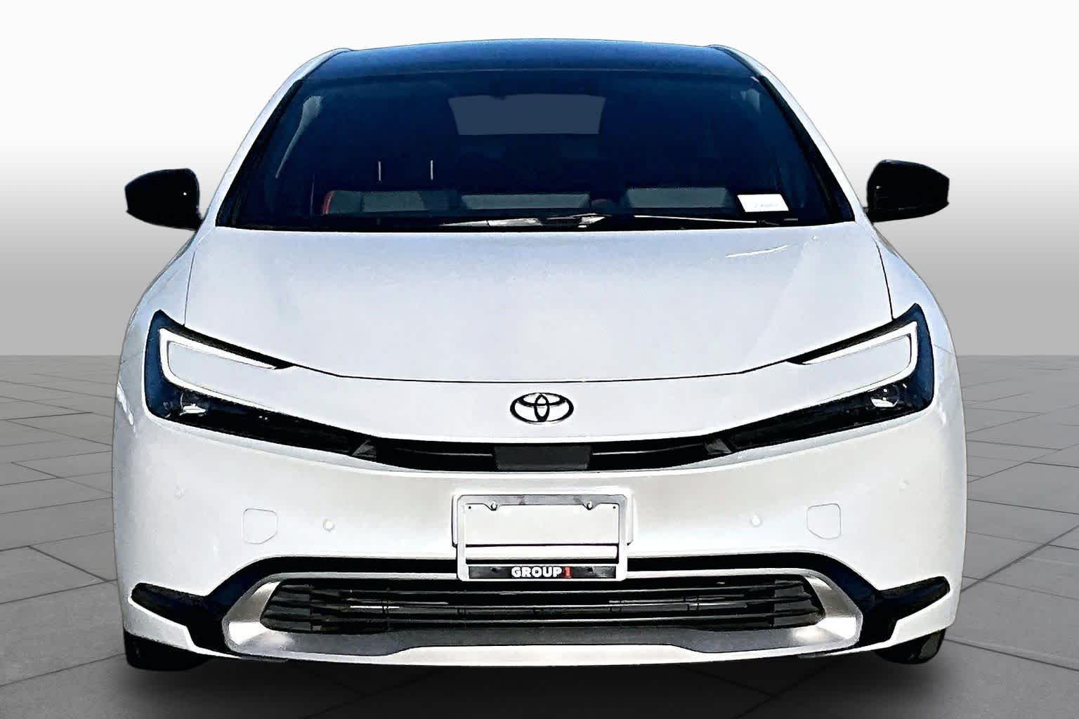Used 2023 Wind Chill Pearl Toyota XSE Premium image 3