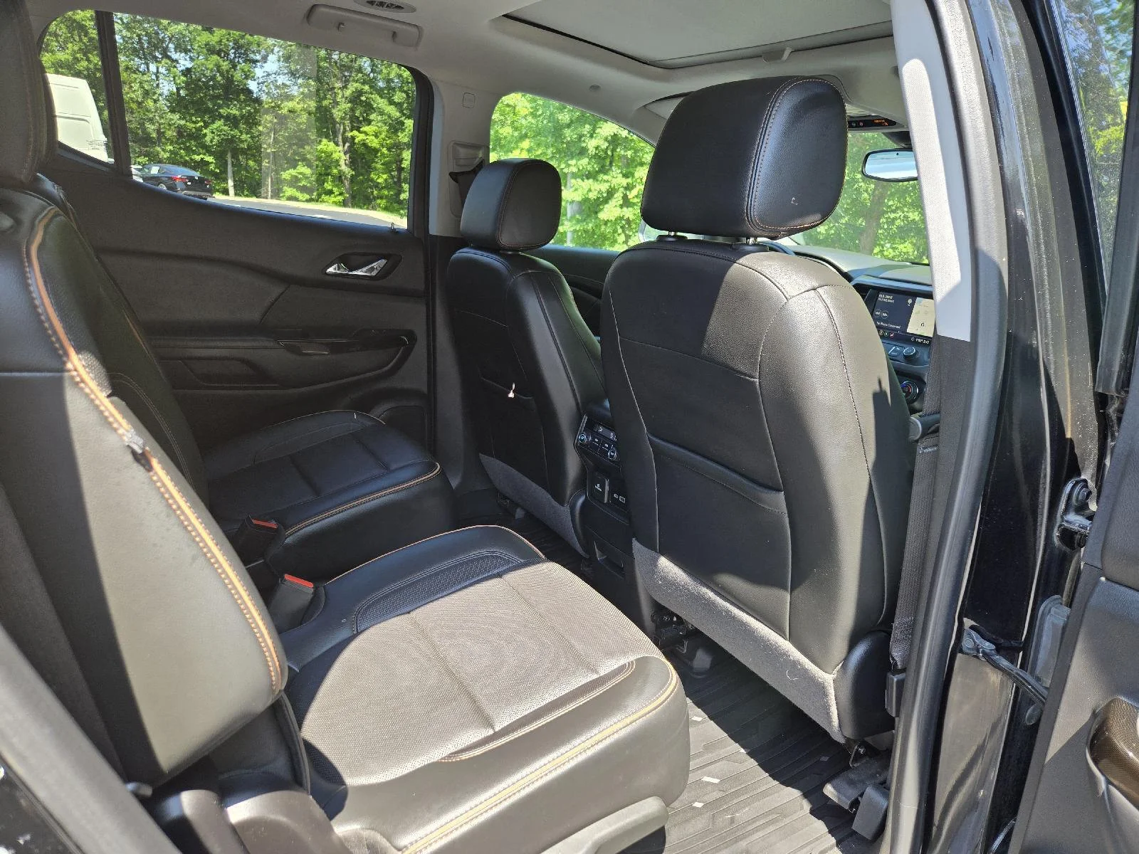 Used 2020 Ebony Twilight Metallic GMC AT4 image 29