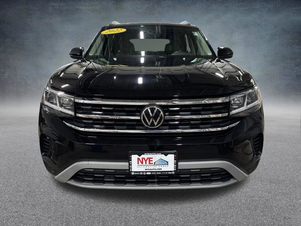 Used 2022 Black Volkswagen 3.6L V6 SE w/Technology image 8