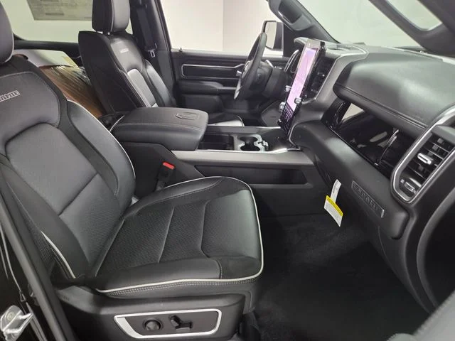New 2026 Diamond Black Crystal Pearl-Coat Exterior Paint RAM Laramie image 13