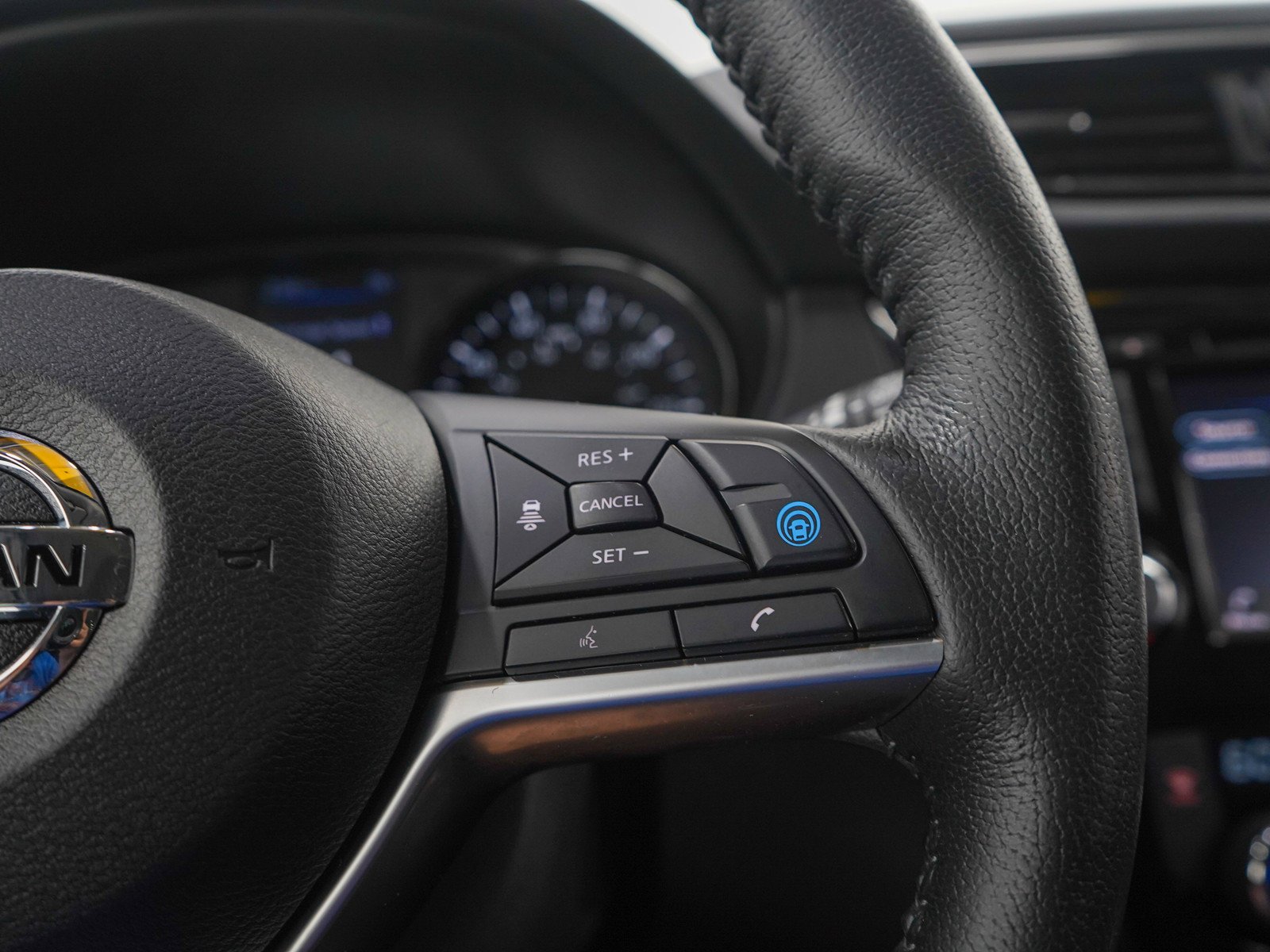 Used 2019 Caspian Blue Metallic Nissan AWD SV image 27