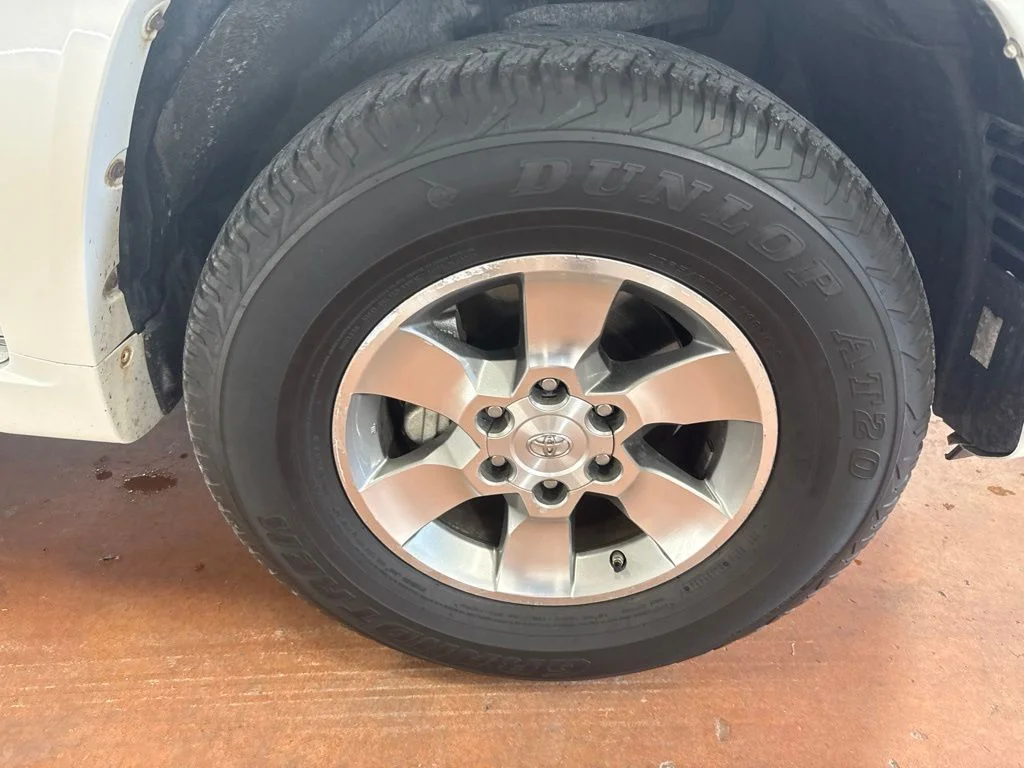 Used 2010 Blizzard Pearl Toyota SR5 image 10