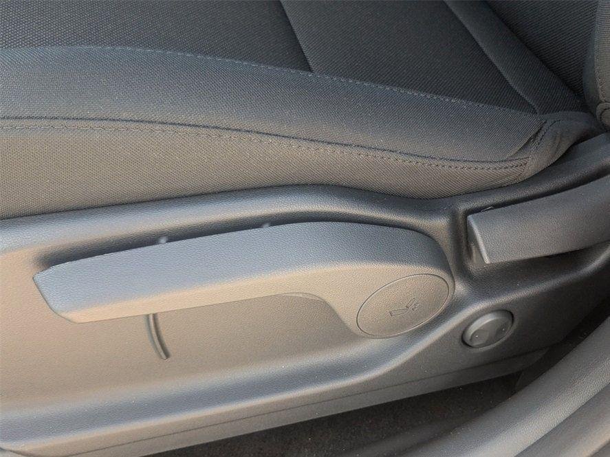 New 2026 Black Hyundai SE FWD image 20