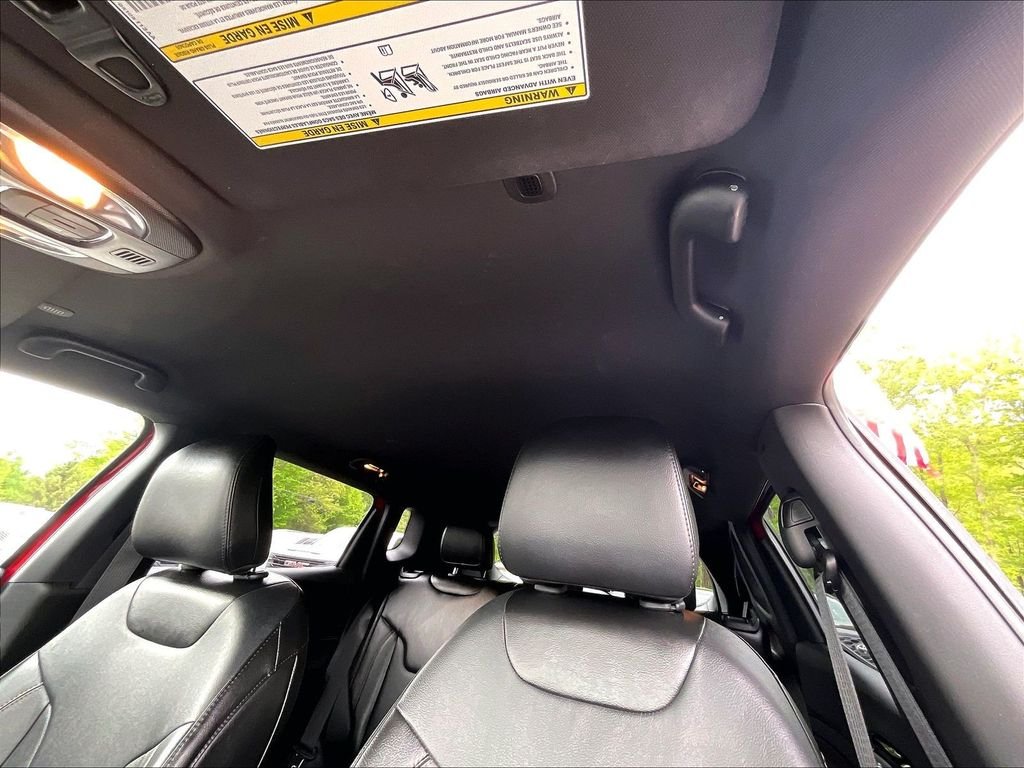 Used 2023 Red Jeep Limited image 7