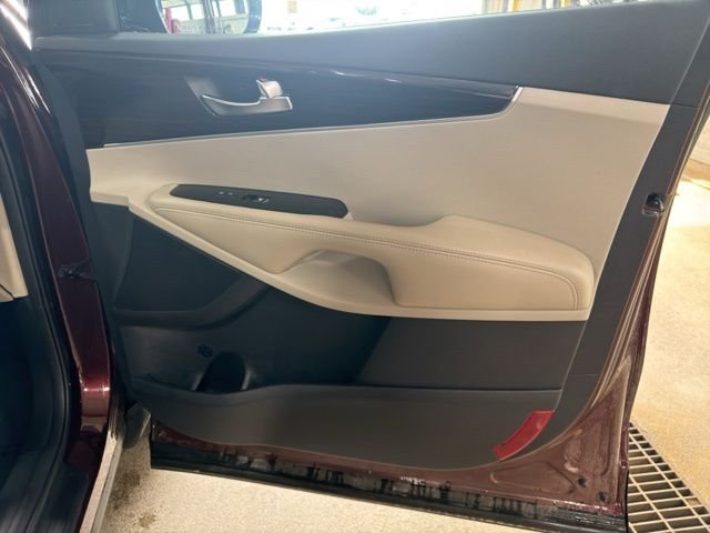 Used 2019 Purple Kia LX image 26