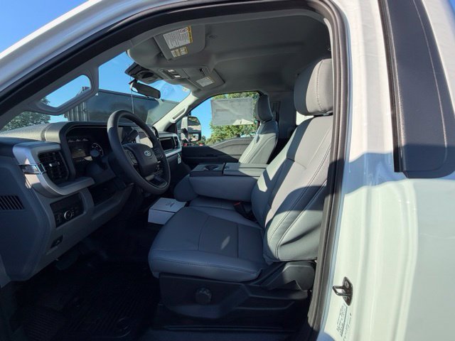 New 2026 White Ford F600 4X4 CHAS/C image 9