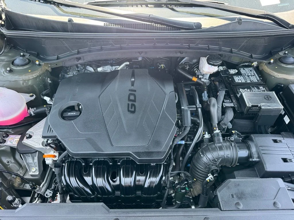 Used 2025 Green Hyundai SEL image 33