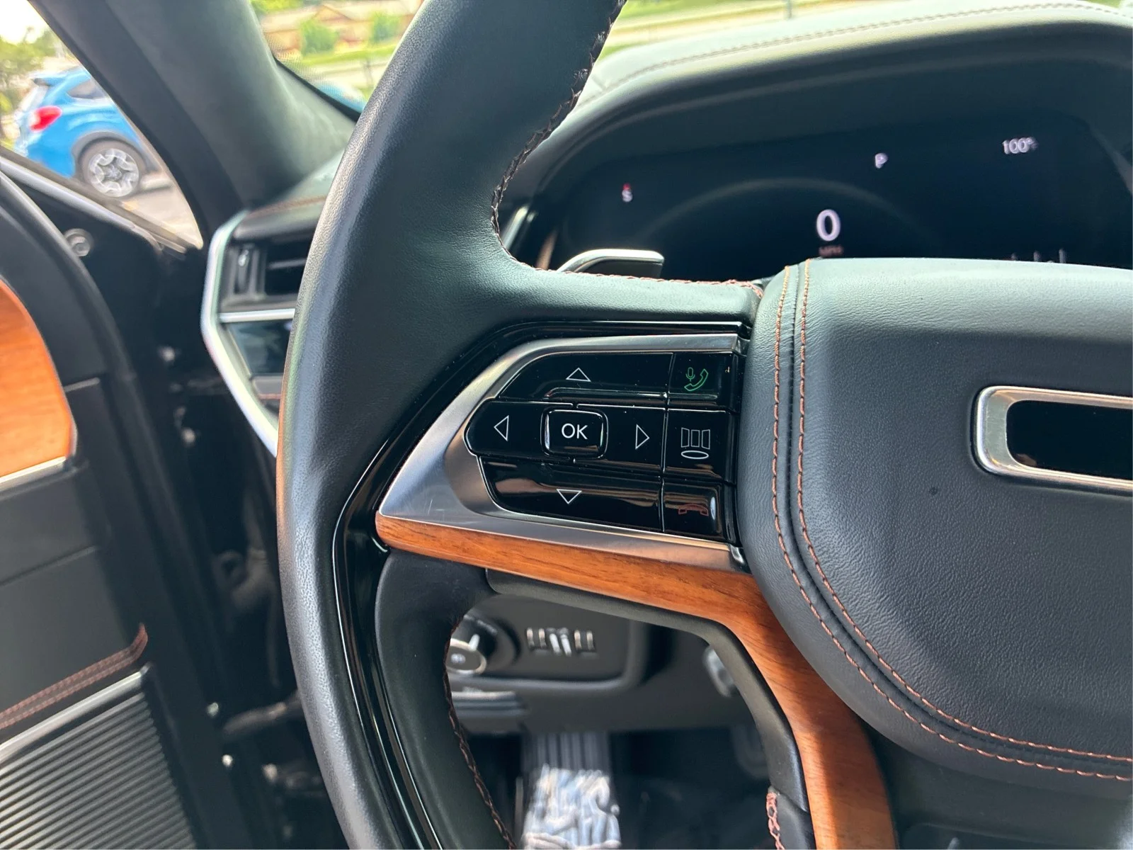 Certified Used 2022 Diamond Black Jeep Summit Reserve image 23