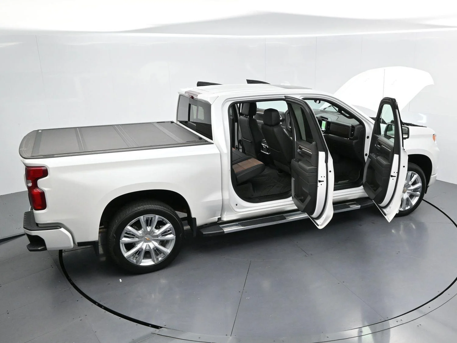Used 2024 Iridescent Pearl Tricoat Chevrolet High Country image 42