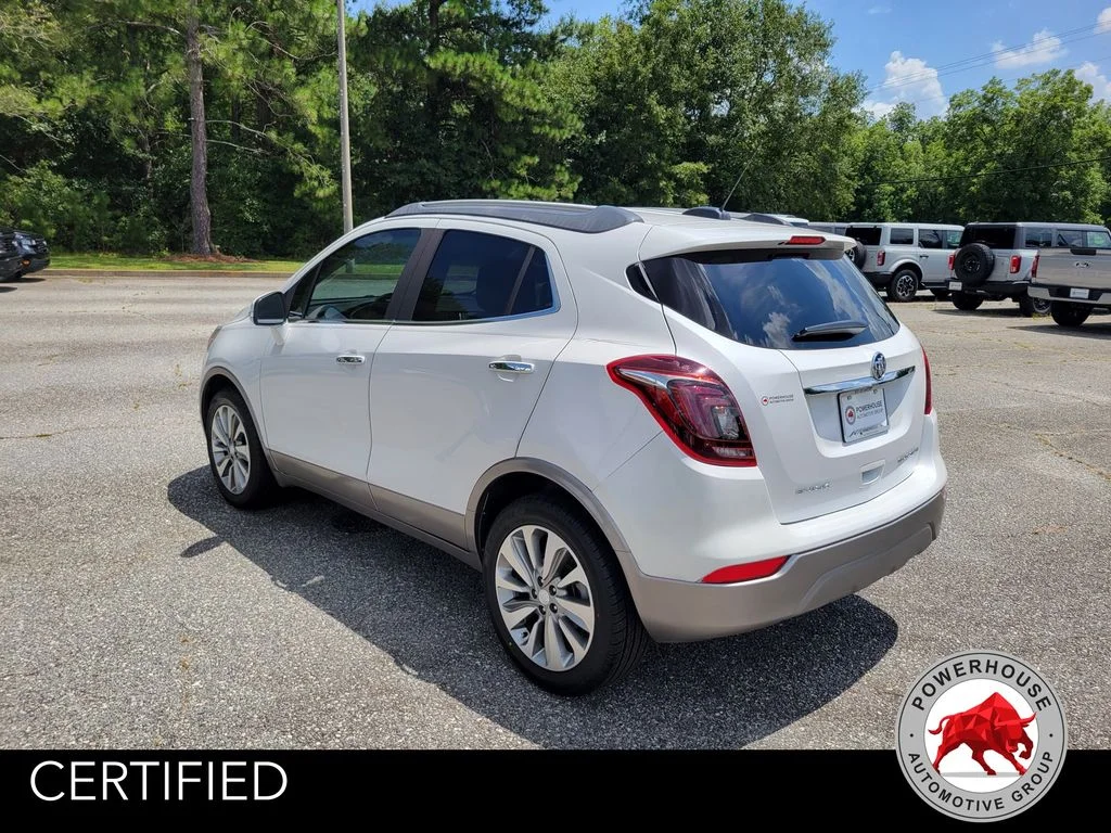 Used 2018 White Buick Preferred image 3