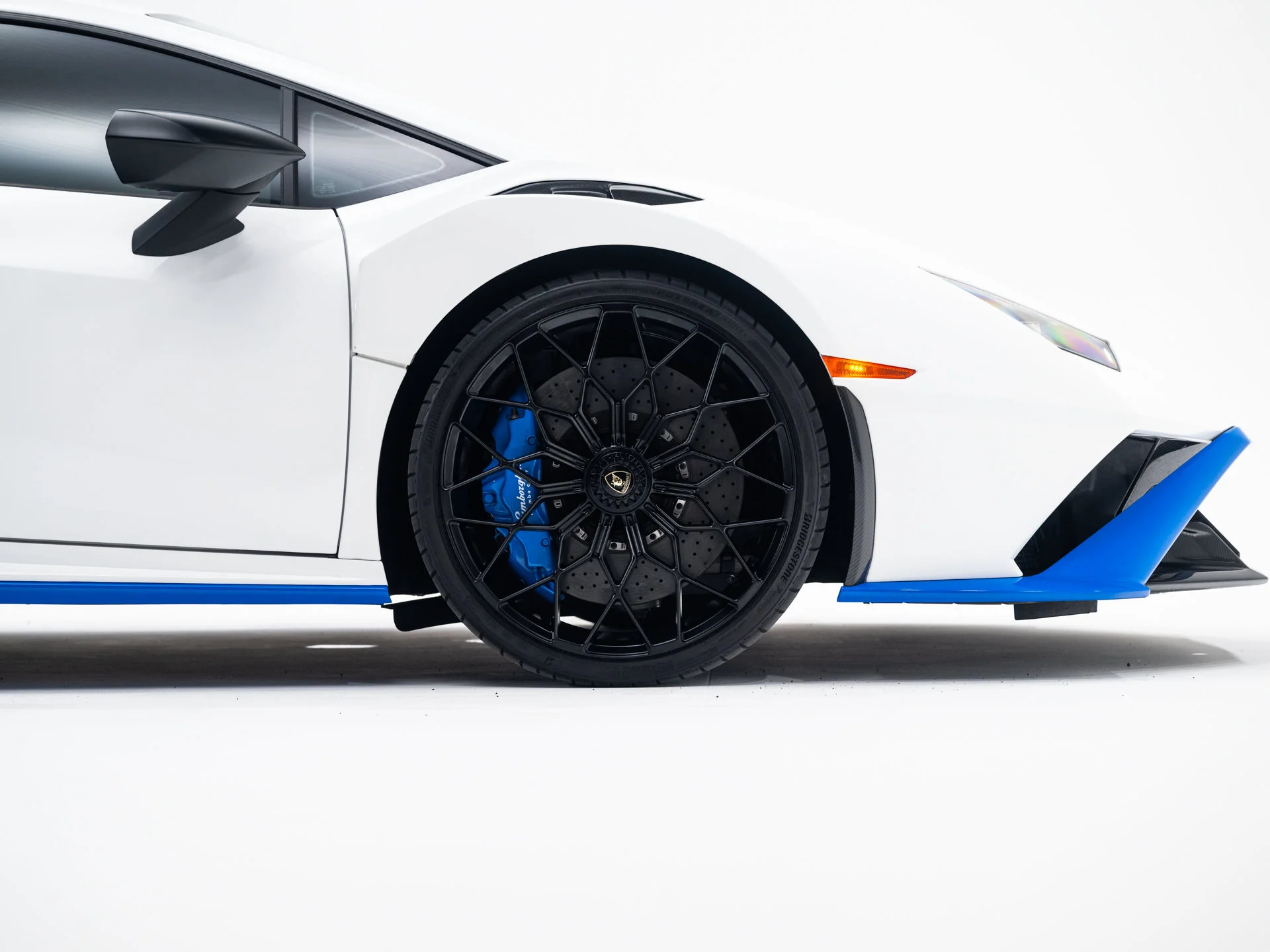 Used 2021 Bianco Asopo Metallic Lamborghini  image 13