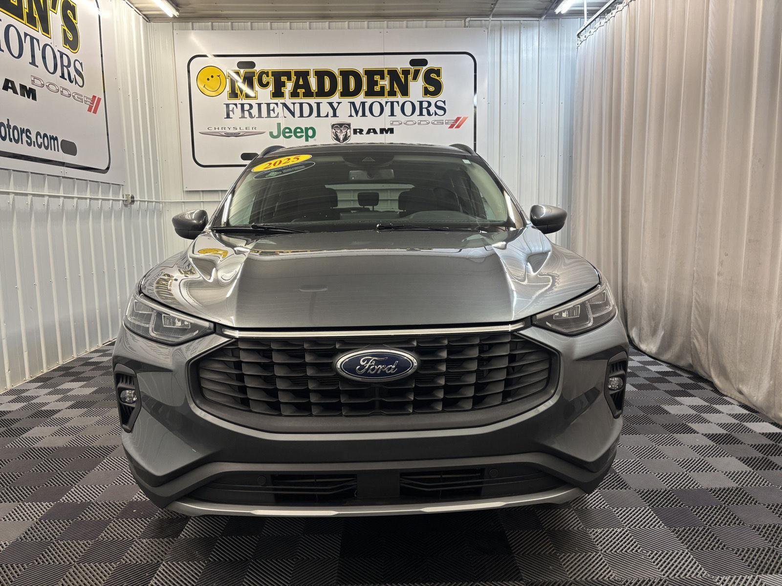 Used 2025 Carbonized Gray Metallic Ford Platinum image 9