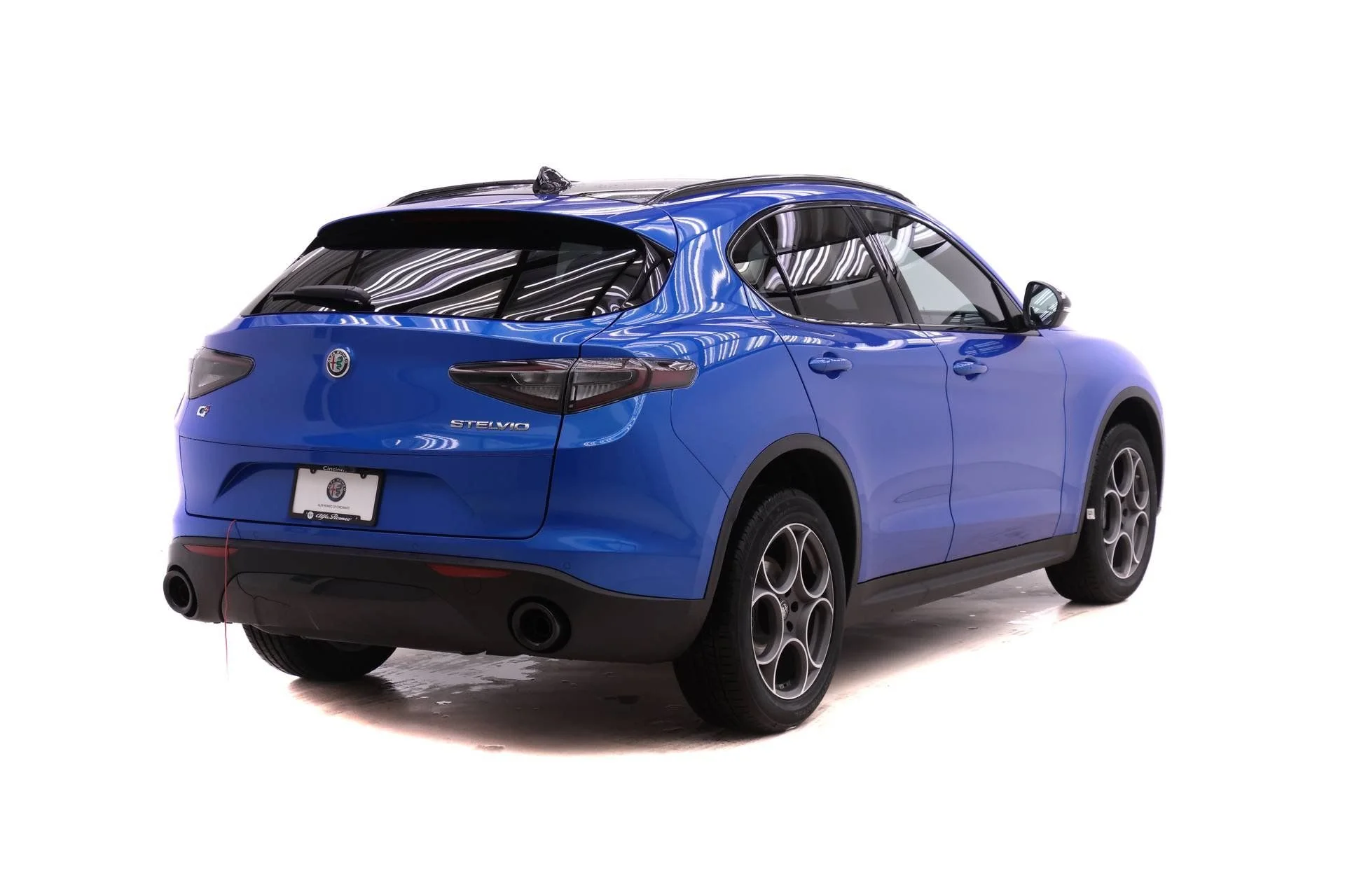 New 2026 Misano Blue Metallic Exterior Paint Alfa Romeo Base image 4