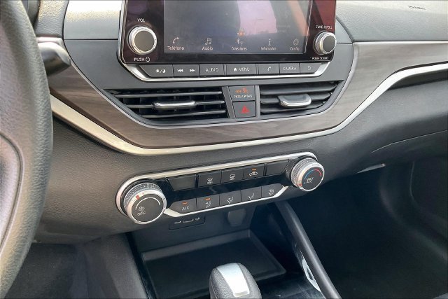 Used 2024 Red Nissan 2.5 SV image 29