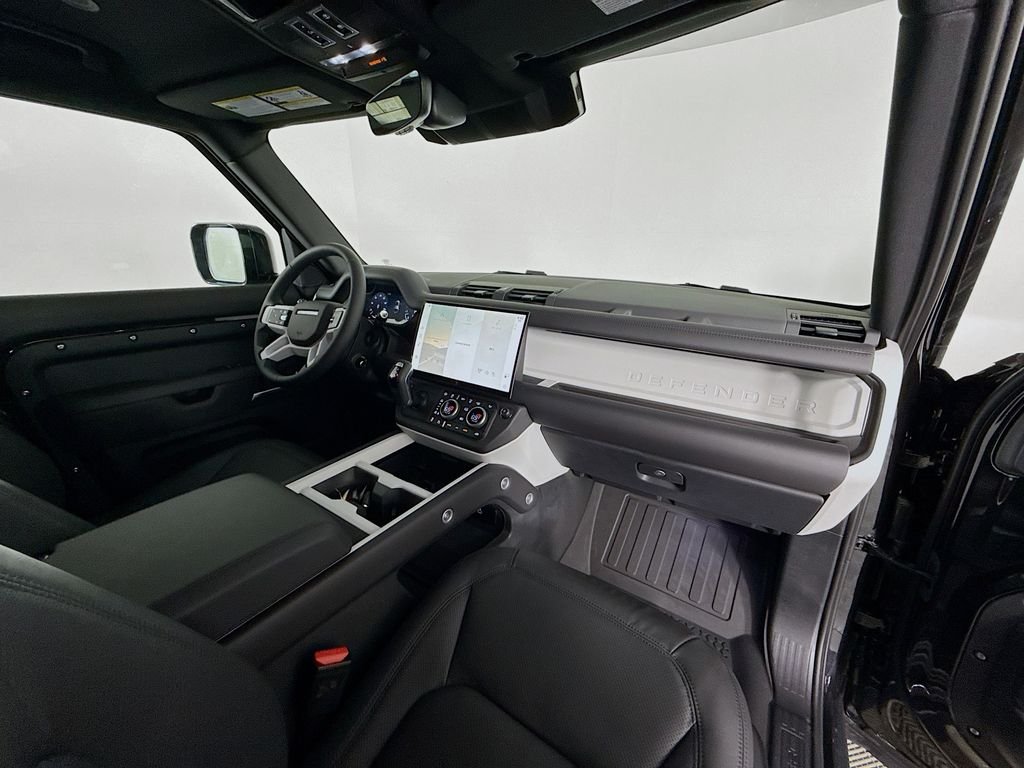 New 2026 Santorini Black Land Rover X-Dynamic SE image 32