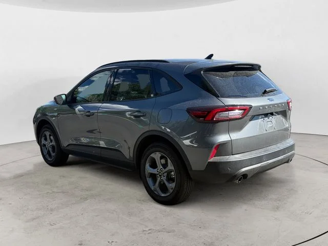 Used 2025 Gray Ford ST-Line Select image 3
