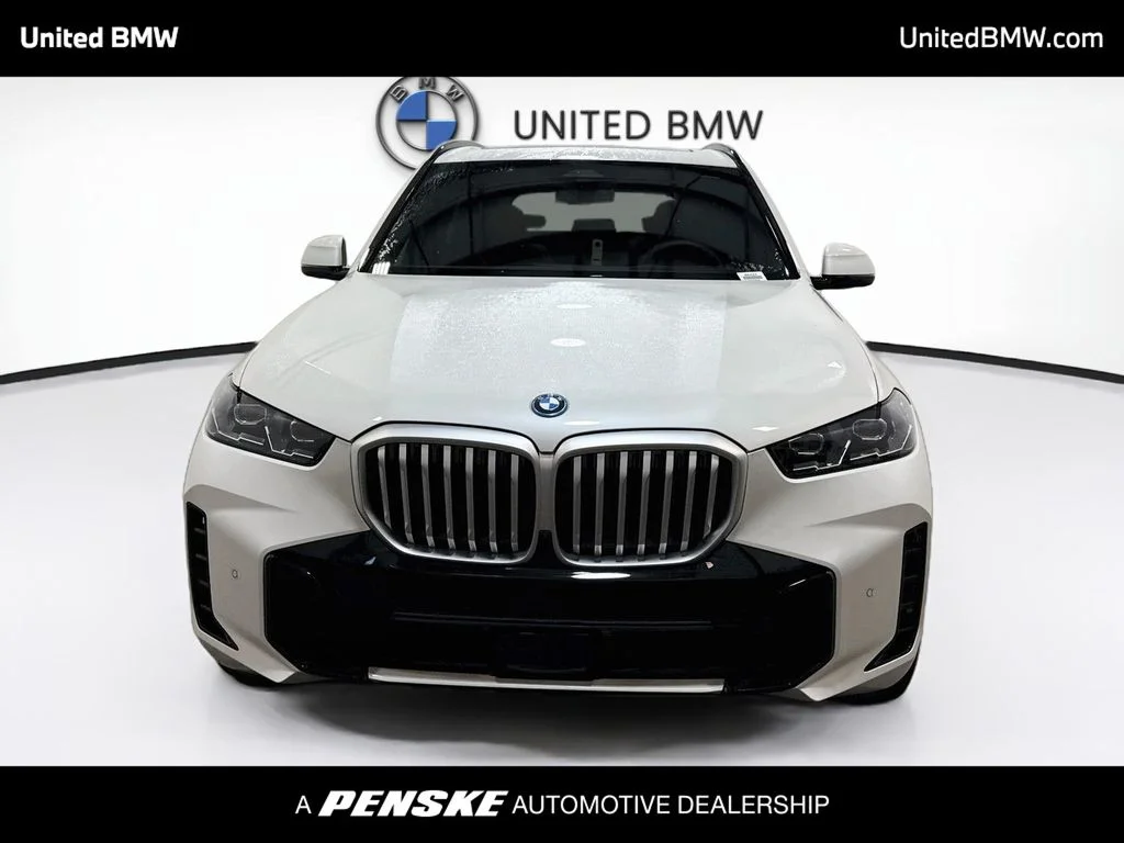 New 2026 Mineral White Metallic BMW xDrive50e image 2