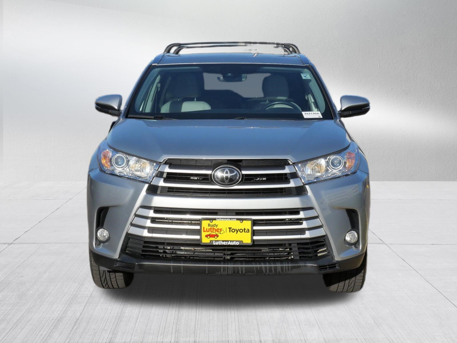 Certified 2019 Toyota Highlander XLE with VIN 5TDJZRFH1KS929982 for sale in Golden Valley, Minnesota