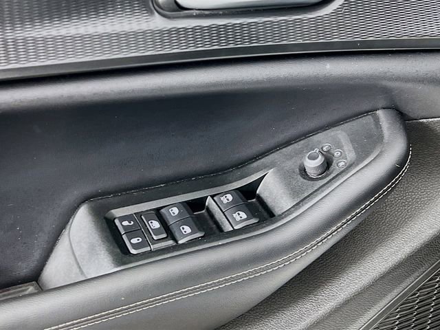 Used 2024 White Jeep Altitude image 9