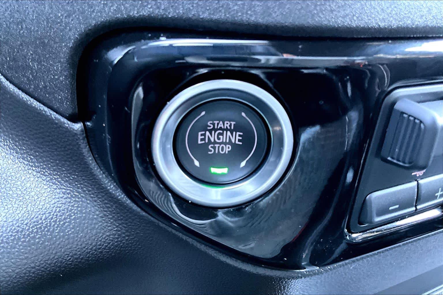 Used 2024 Black Chevrolet High Country image 32
