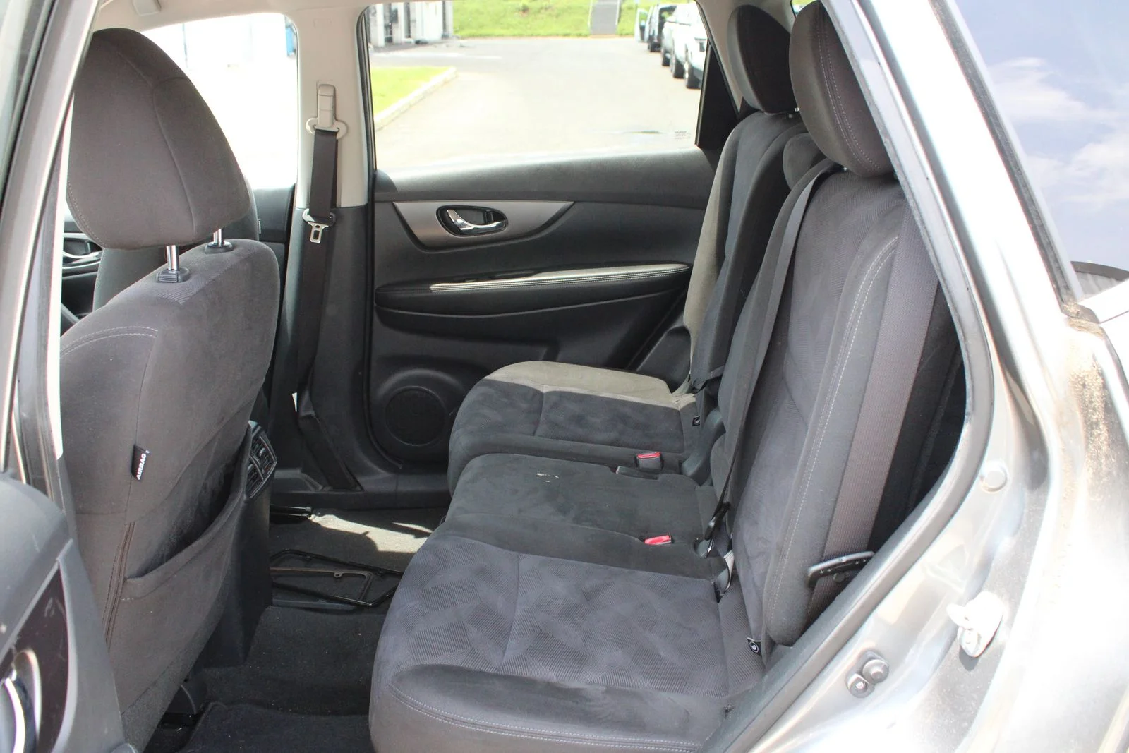 Used 2015 Gray Nissan SV image 10