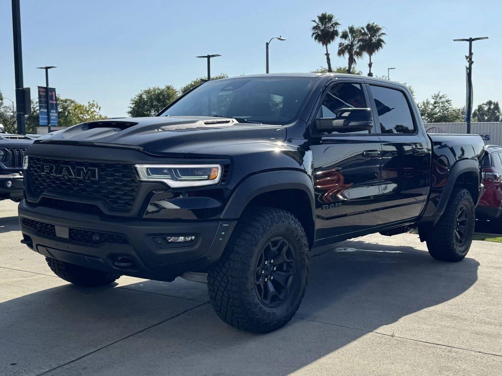 New 2026 Diamond Black Crystal Pearl-Coat Exterior Paint RAM RHO image 3