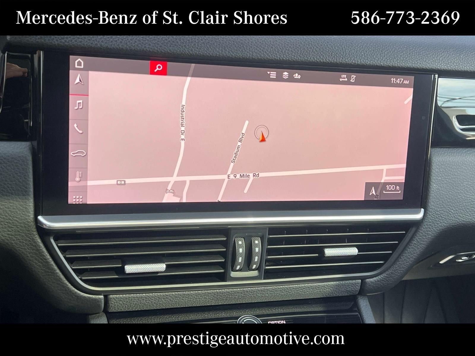 Used 2021 White Porsche Base image 27