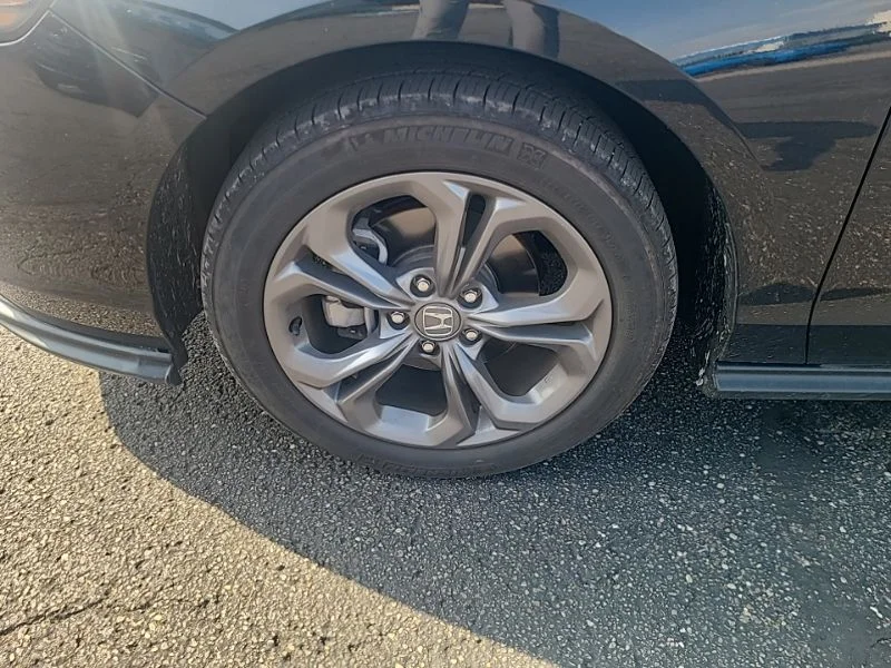 Used 2024  Honda EX image 9