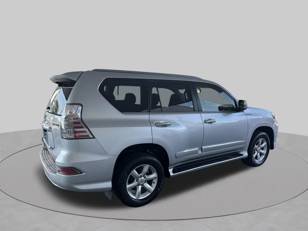 Used 2019 Silver Lexus 460 image 9