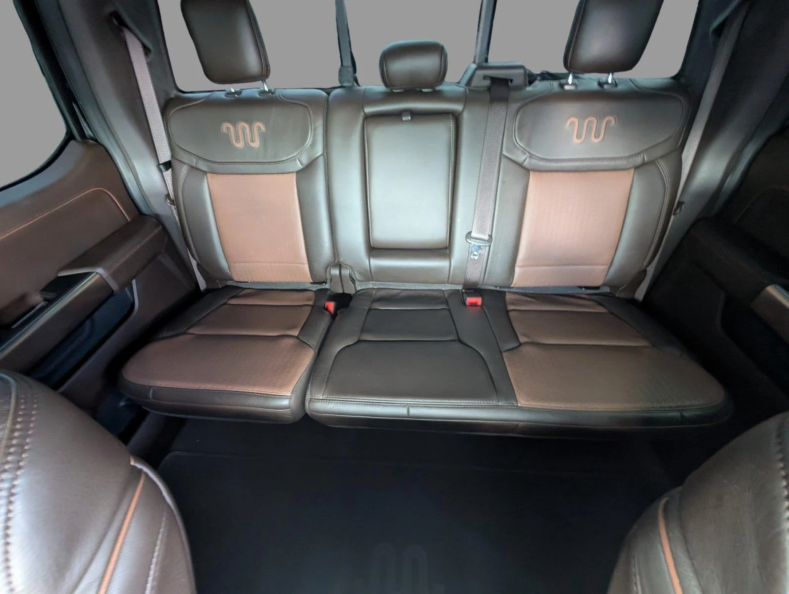 Used 2021 Agate Black/Stone Gray Ford King Ranch image 37