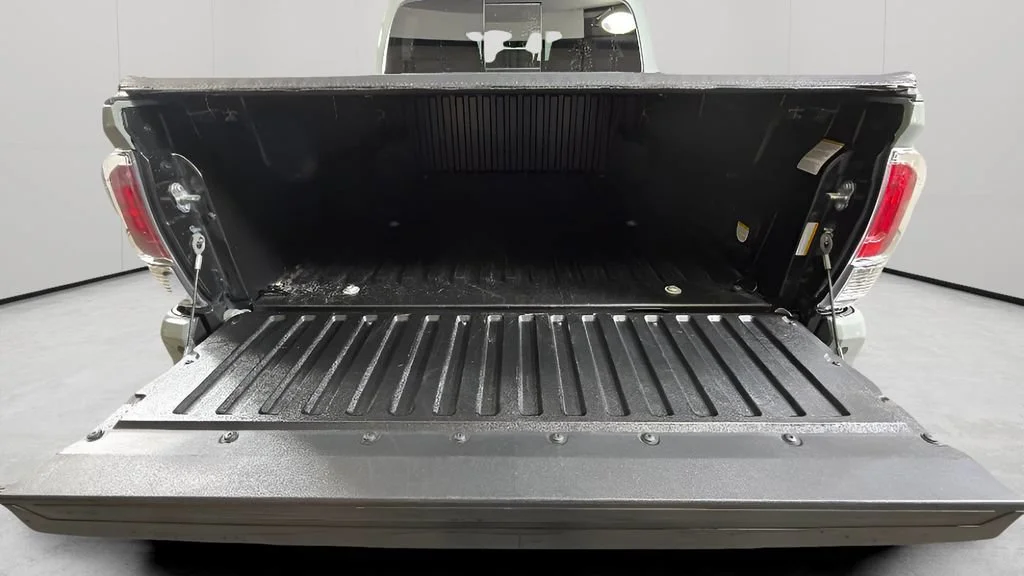 Used 2023  Toyota SR image 28
