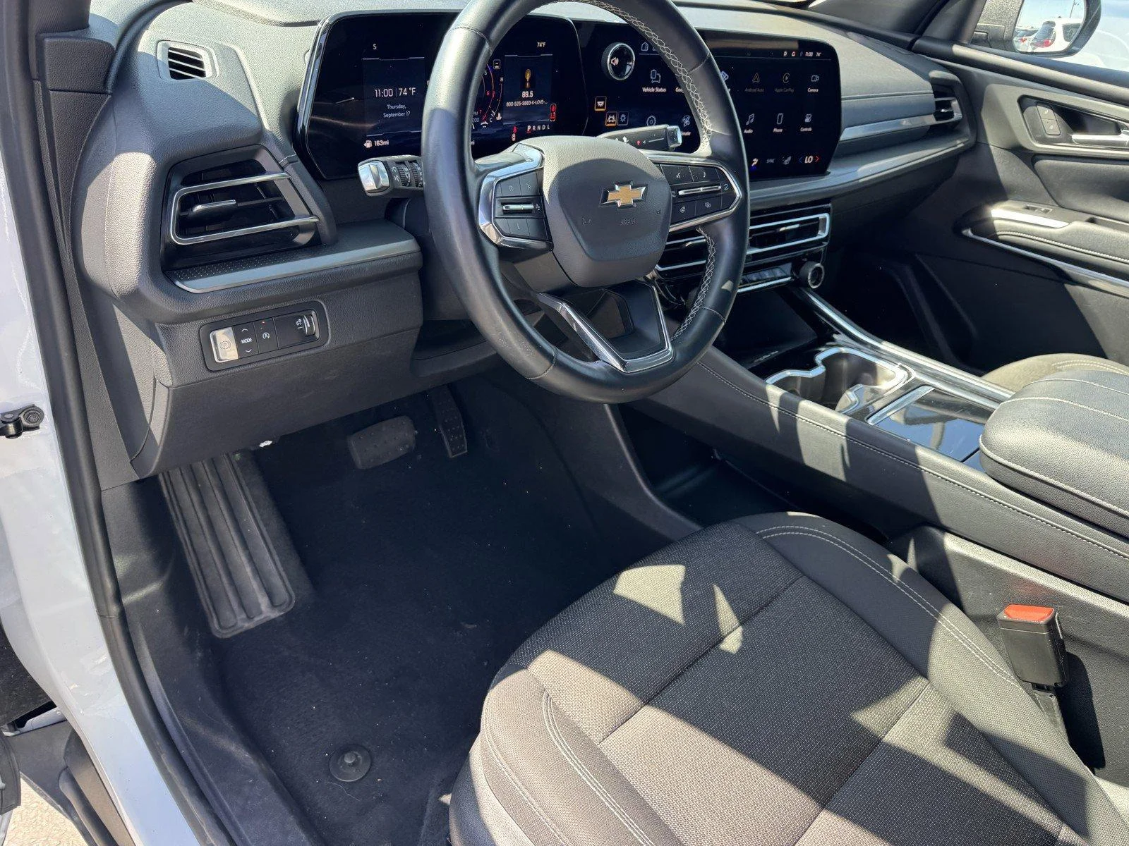 Used 2024 Summit White Chevrolet LT image 18