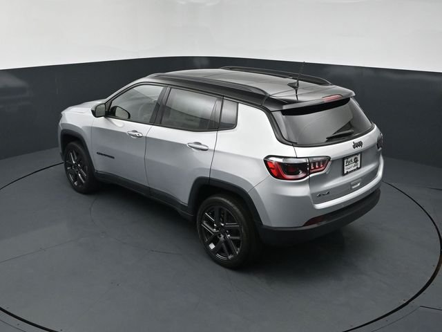 New 2026 Silver Zynith Metallic Clear-Coat Exterior Paint Jeep Limited image 16