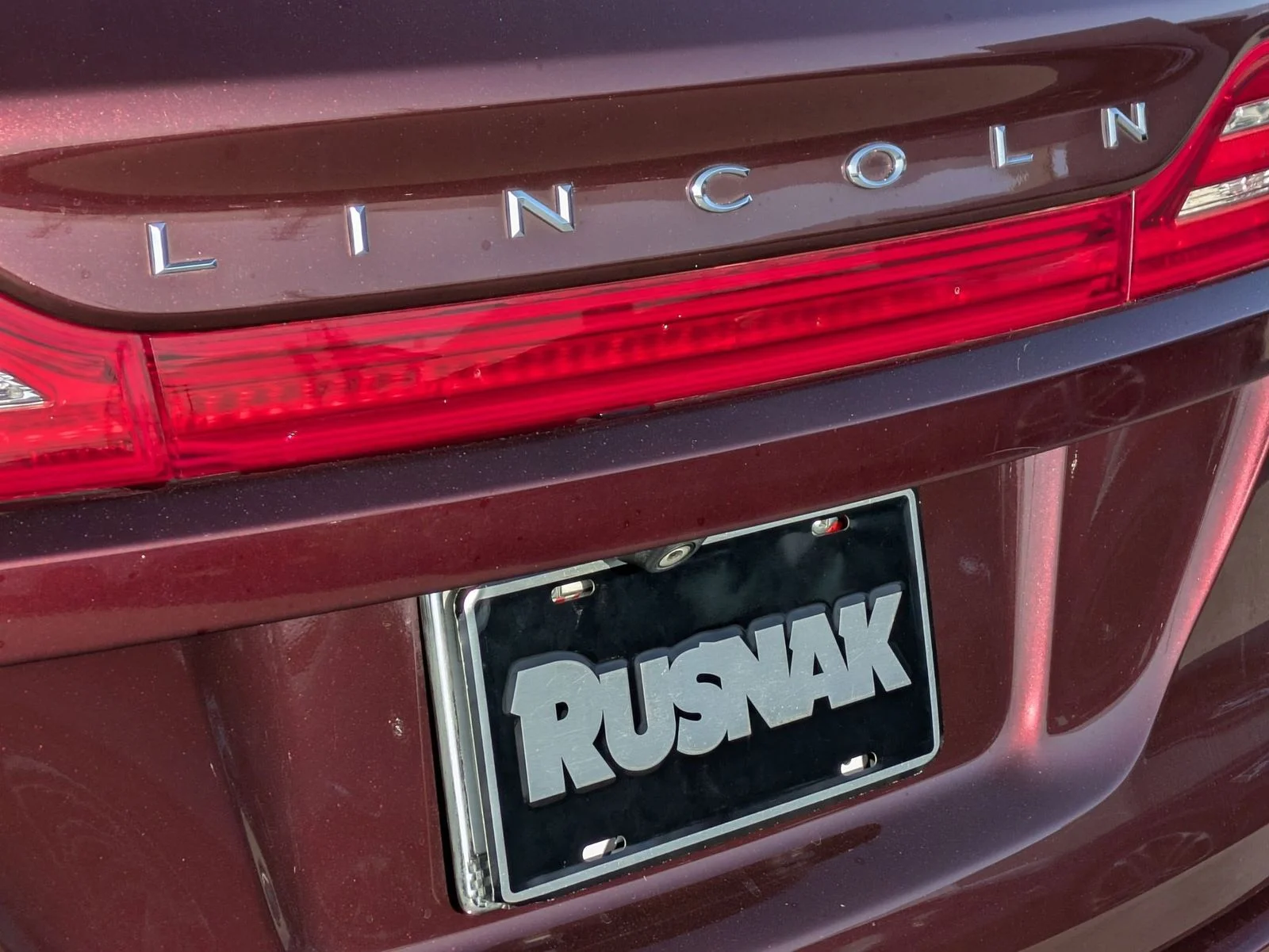 Used 2017 Red Lincoln Select image 18