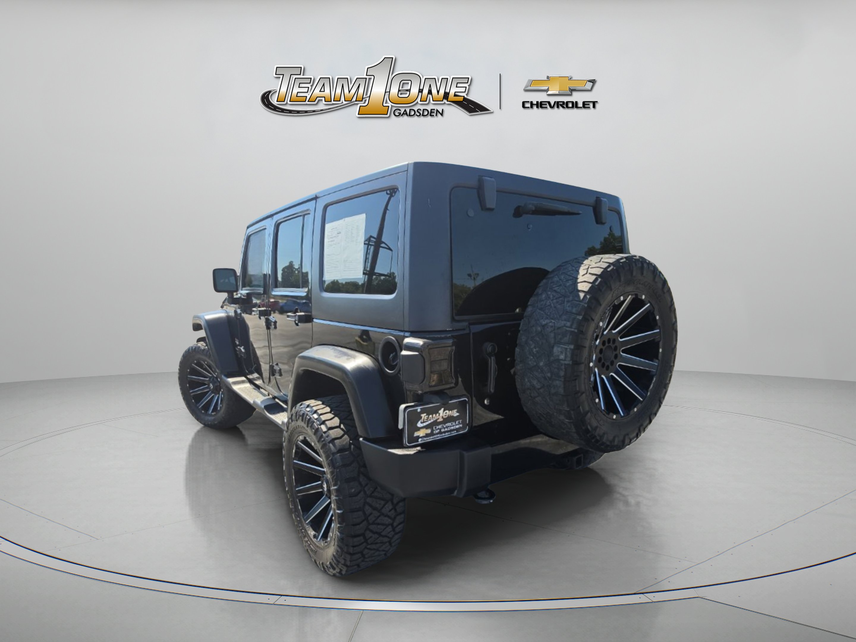 Used 2018 Black Clearcoat Jeep Unlimited Sahara image 3