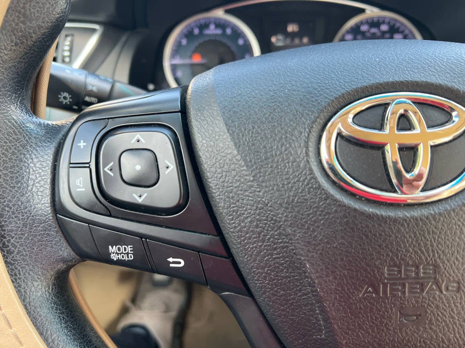 Used 2015 Ruby Flare Pearl Toyota LE image 6